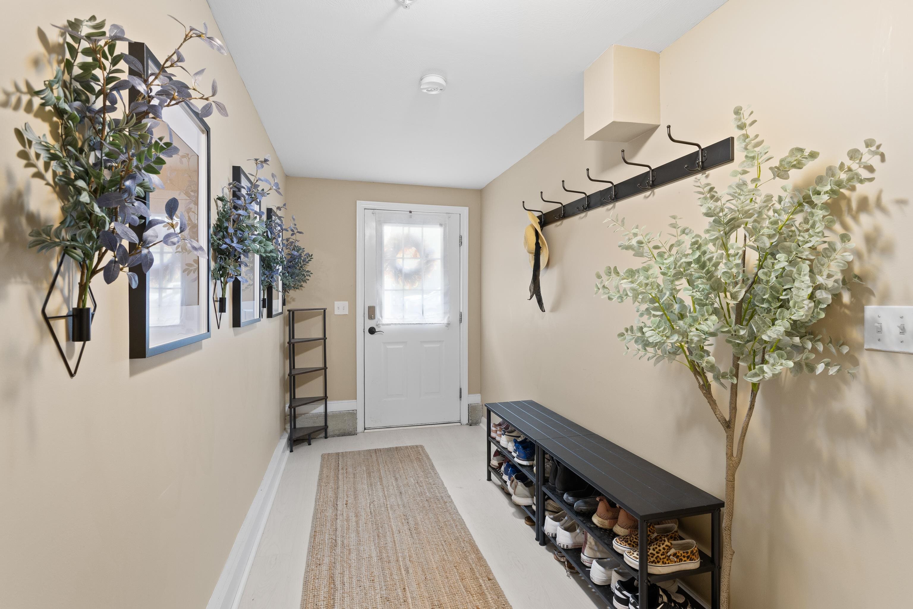 721 Mammoth Road, Unit 9 Manchester, NH 03104 - Photo 8 of 46