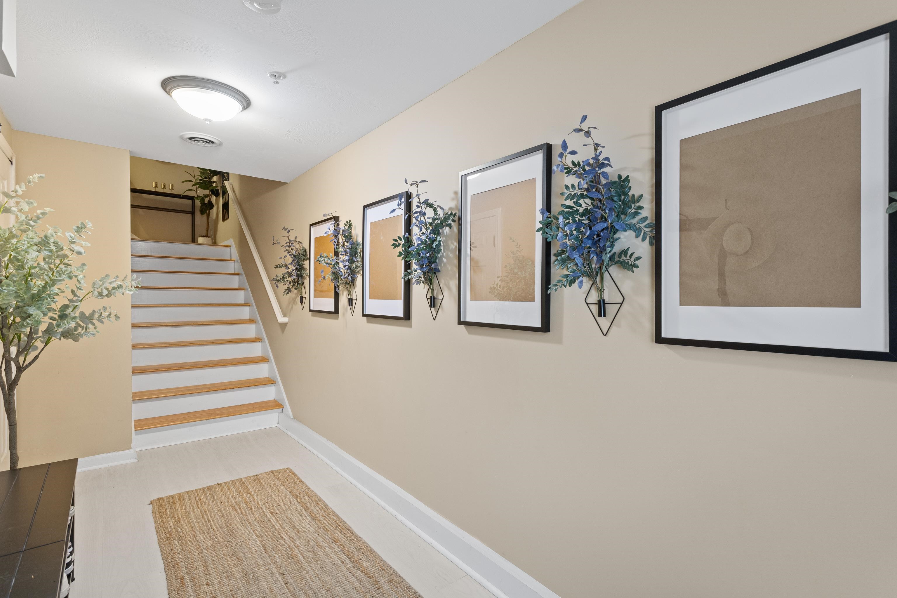 721 Mammoth Road, Unit 9 Manchester, NH 03104 - Photo 9 of 46