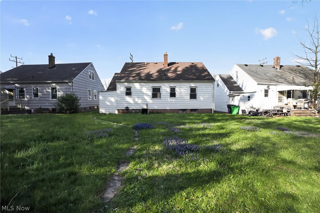 303 South Green Road Cleveland, OH 44121 - Photo 31 of 32
