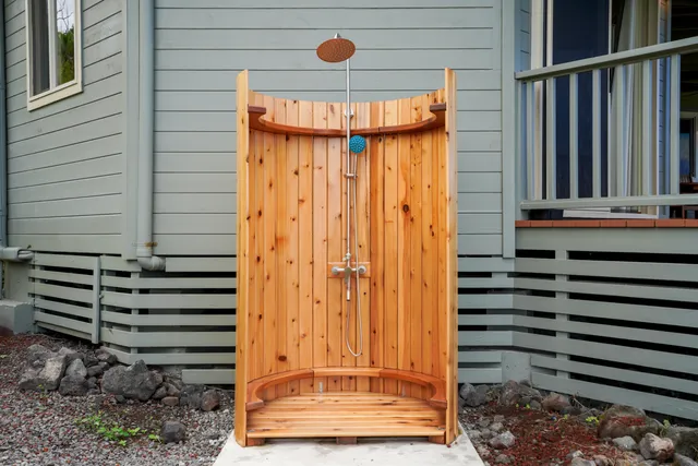 a view of entryway front of house