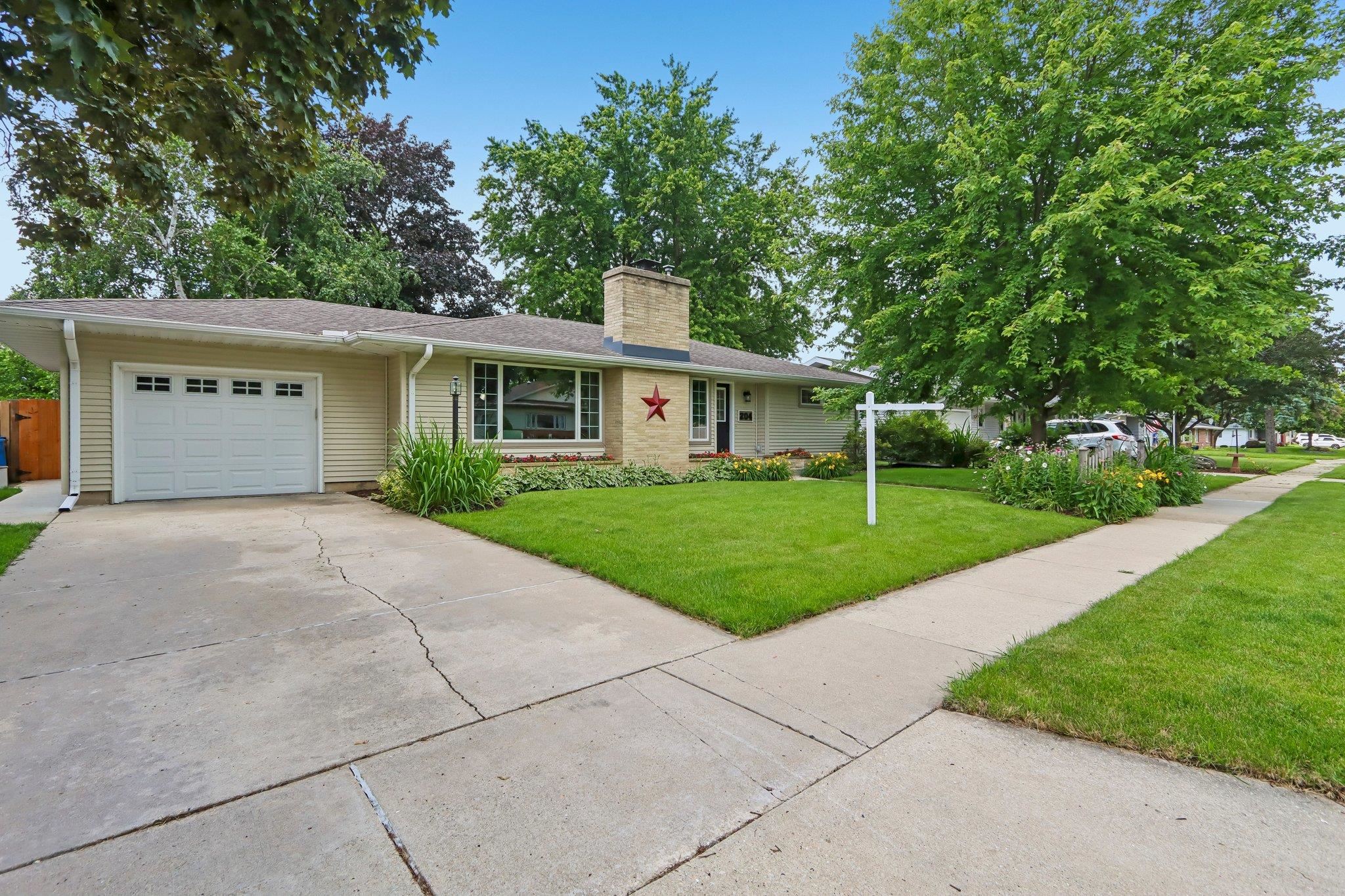 204 6th Street Waunakee, WI 53597 - Photo 1 of 58