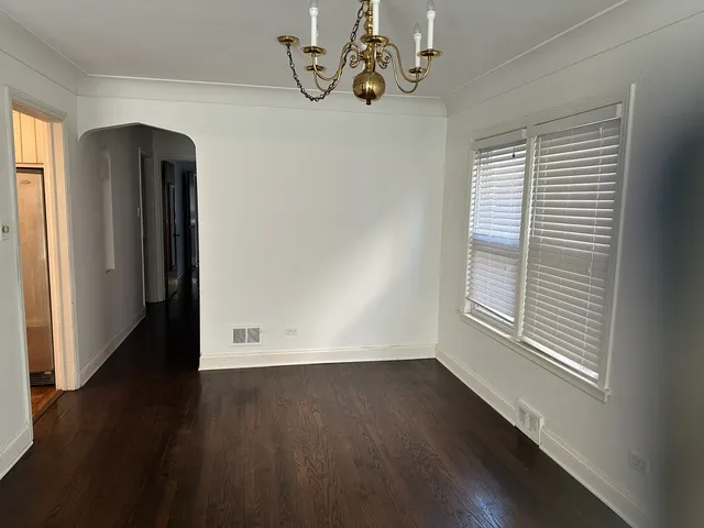 $1,500 | 6204 North Troy Street, Unit 1, Chicago, IL 60659