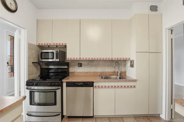 $375,000 | 16 Rockledge Avenue, Unit 2C1, Ossining, NY 10562