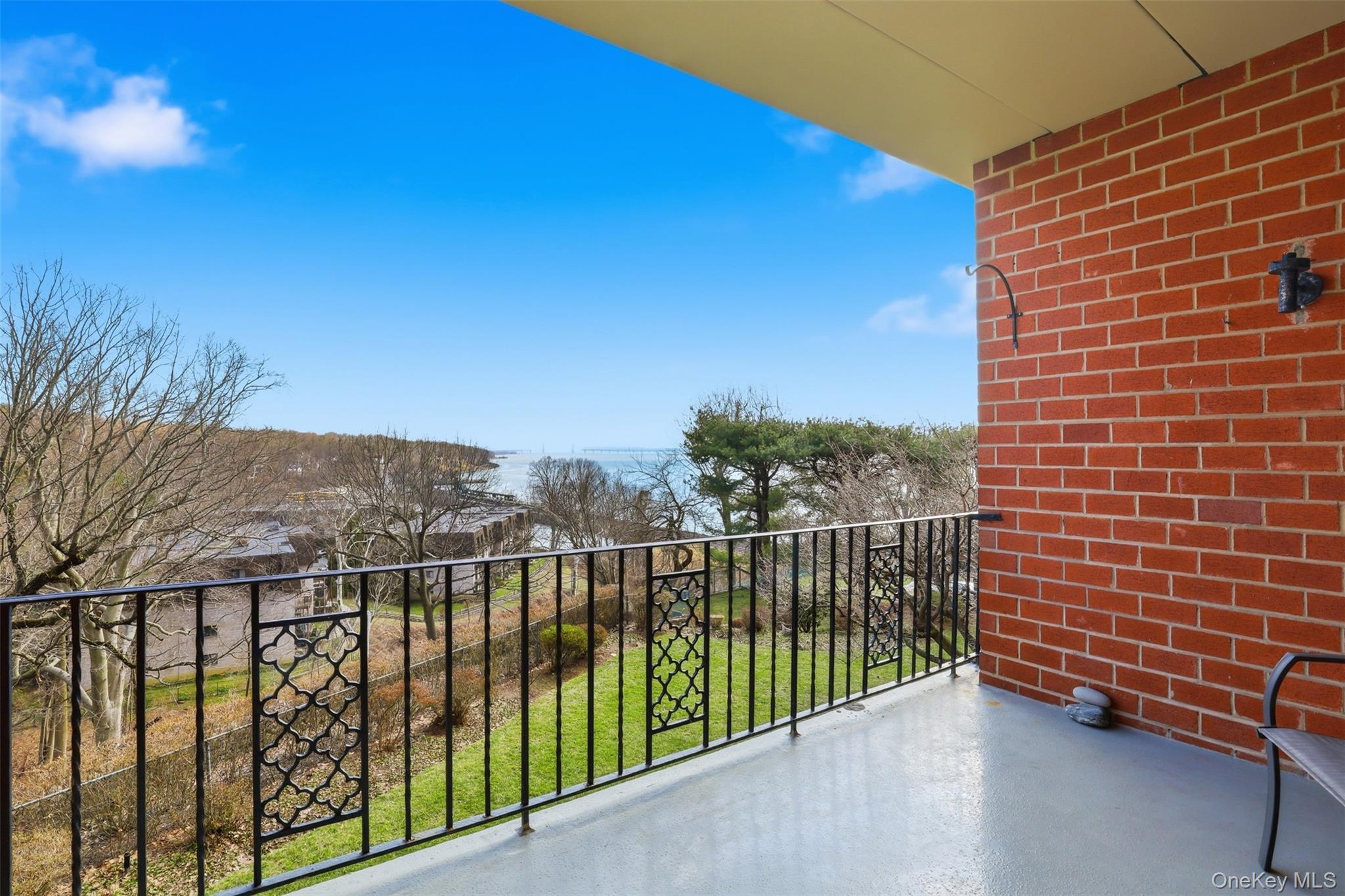 16 Rockledge Avenue, Unit 2C1 Ossining, NY 10562 - Photo 24 of 48 a view of a balcony with city view