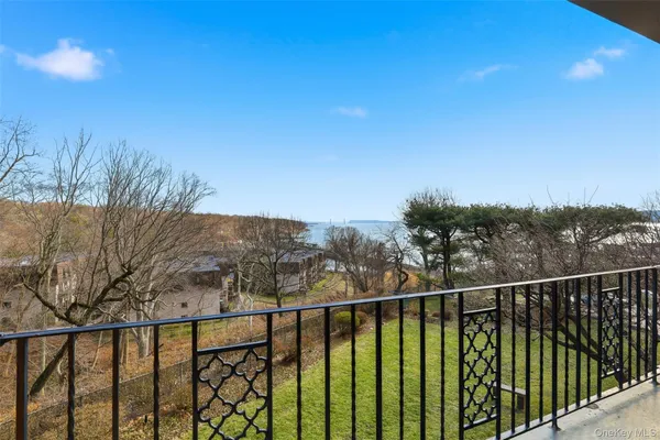 $375,000 | 16 Rockledge Avenue, Unit 2C1, Ossining, NY 10562