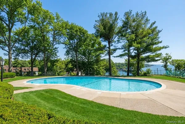 $375,000 | 16 Rockledge Avenue, Unit 2C1, Ossining, NY 10562
