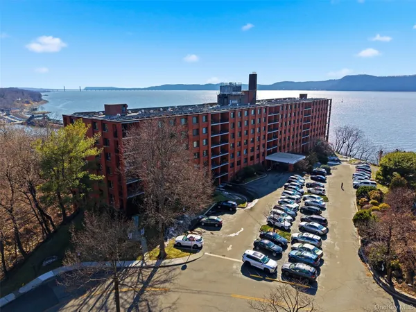 $375,000 | 16 Rockledge Avenue, Unit 2C1, Ossining, NY 10562