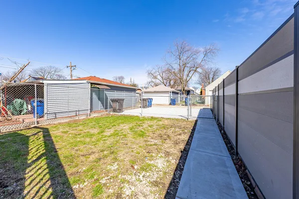 $2,000 | 4914 West 32nd Place, Unit 2, Cicero, IL 60804