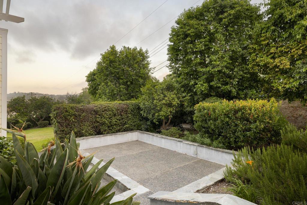 594 Rancho Santa Fe Road Encinitas, CA 92024 - Photo 41 of 47 a view of a backyard