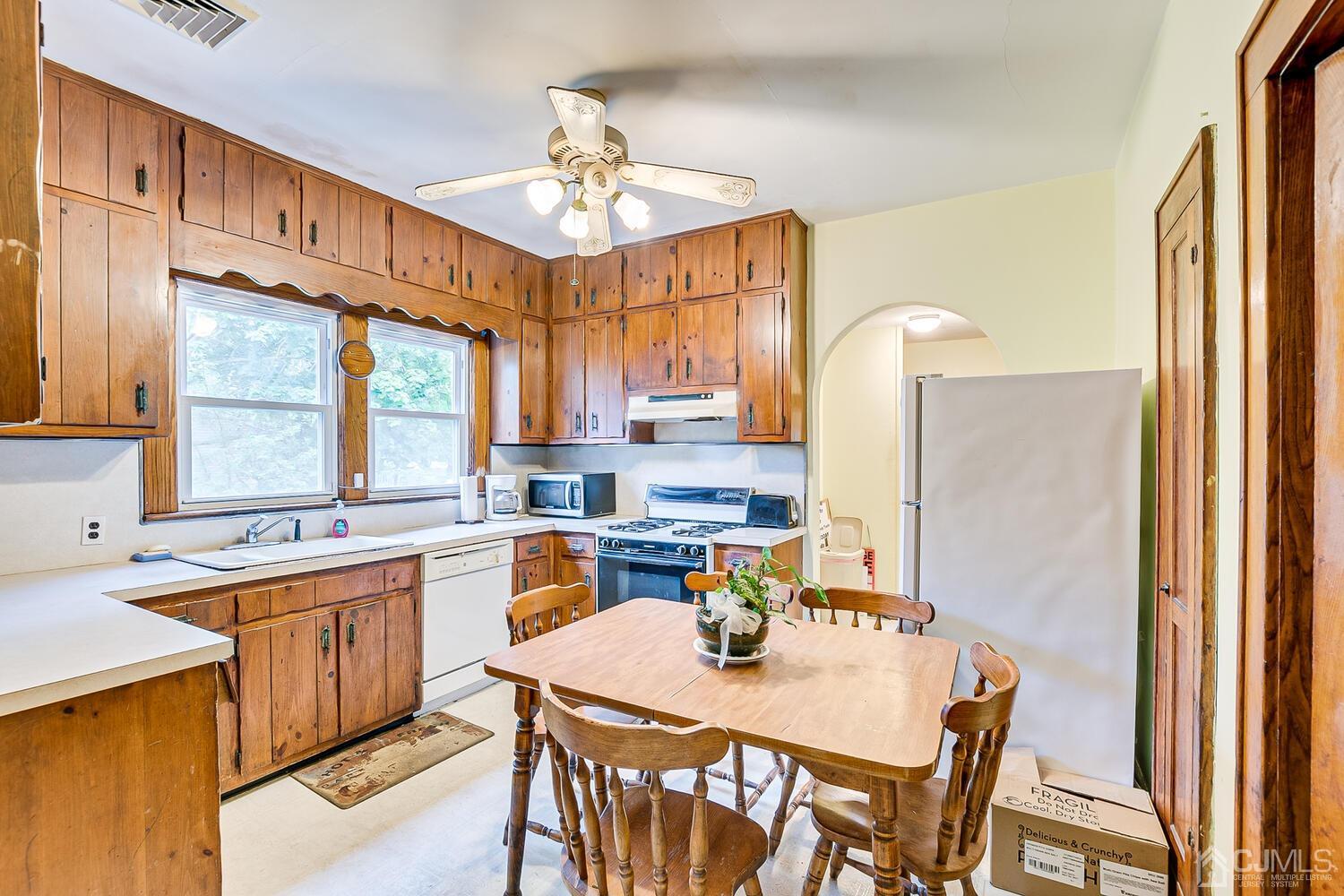 213 Greenbrook Road Green Brook, NJ 08812 - Photo 13 of 26 Gallery Image 13