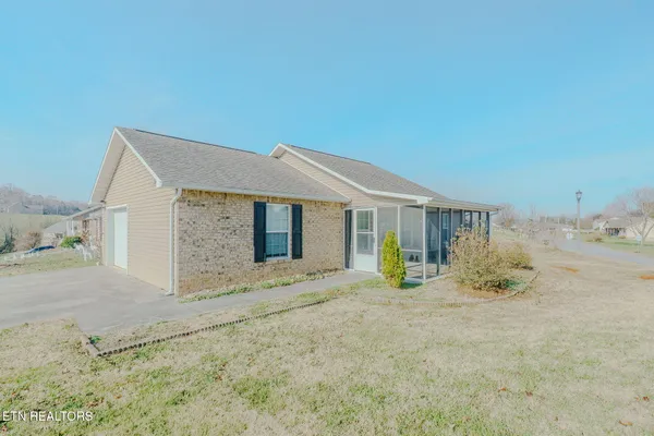 $279,999 | 1504 Cloverdale Court, Sevierville, TN 37862