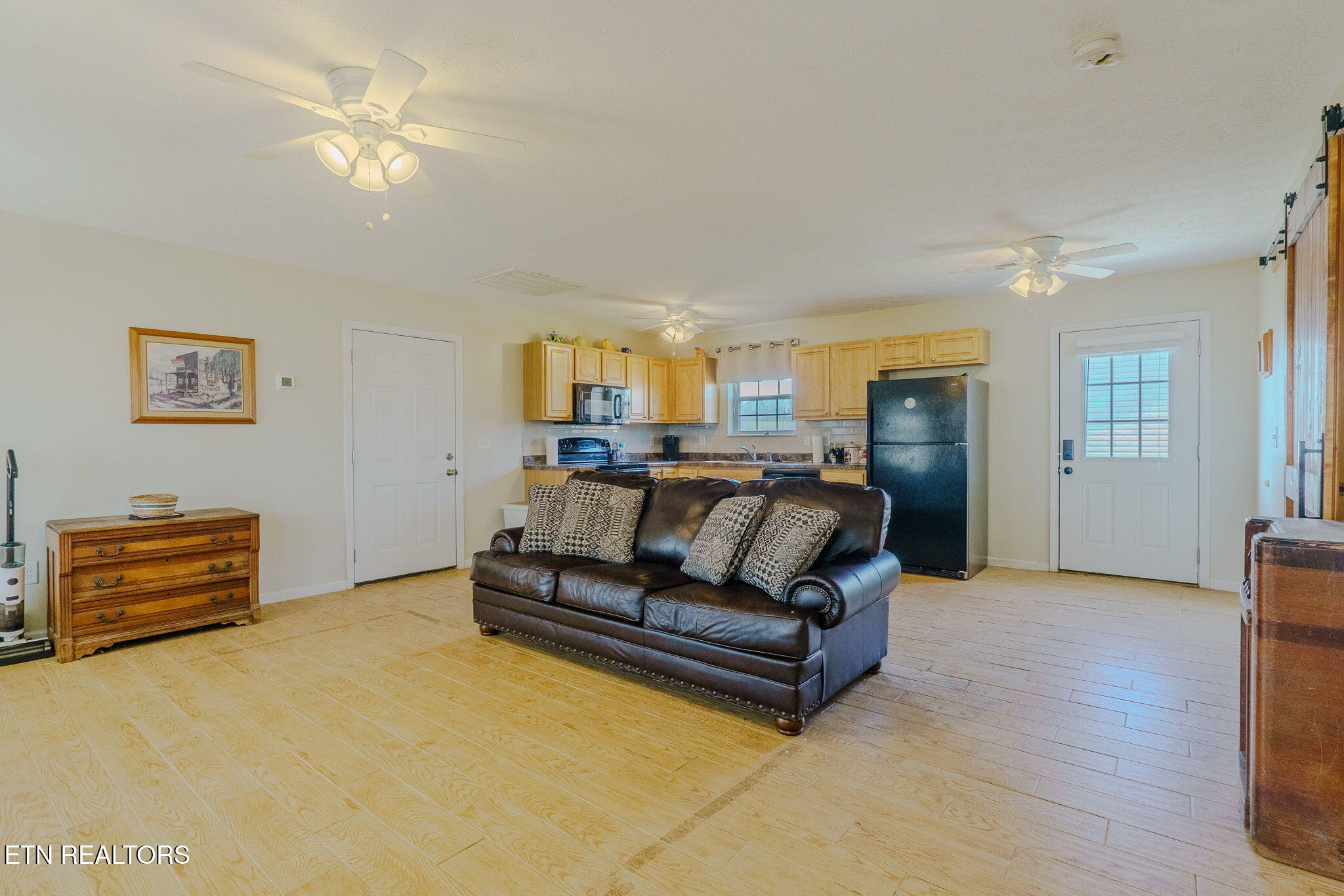 1504 Cloverdale Court Sevierville, TN 37862 - Photo 4 of 18 9-web-or-mls-_DSC1167-HDR
