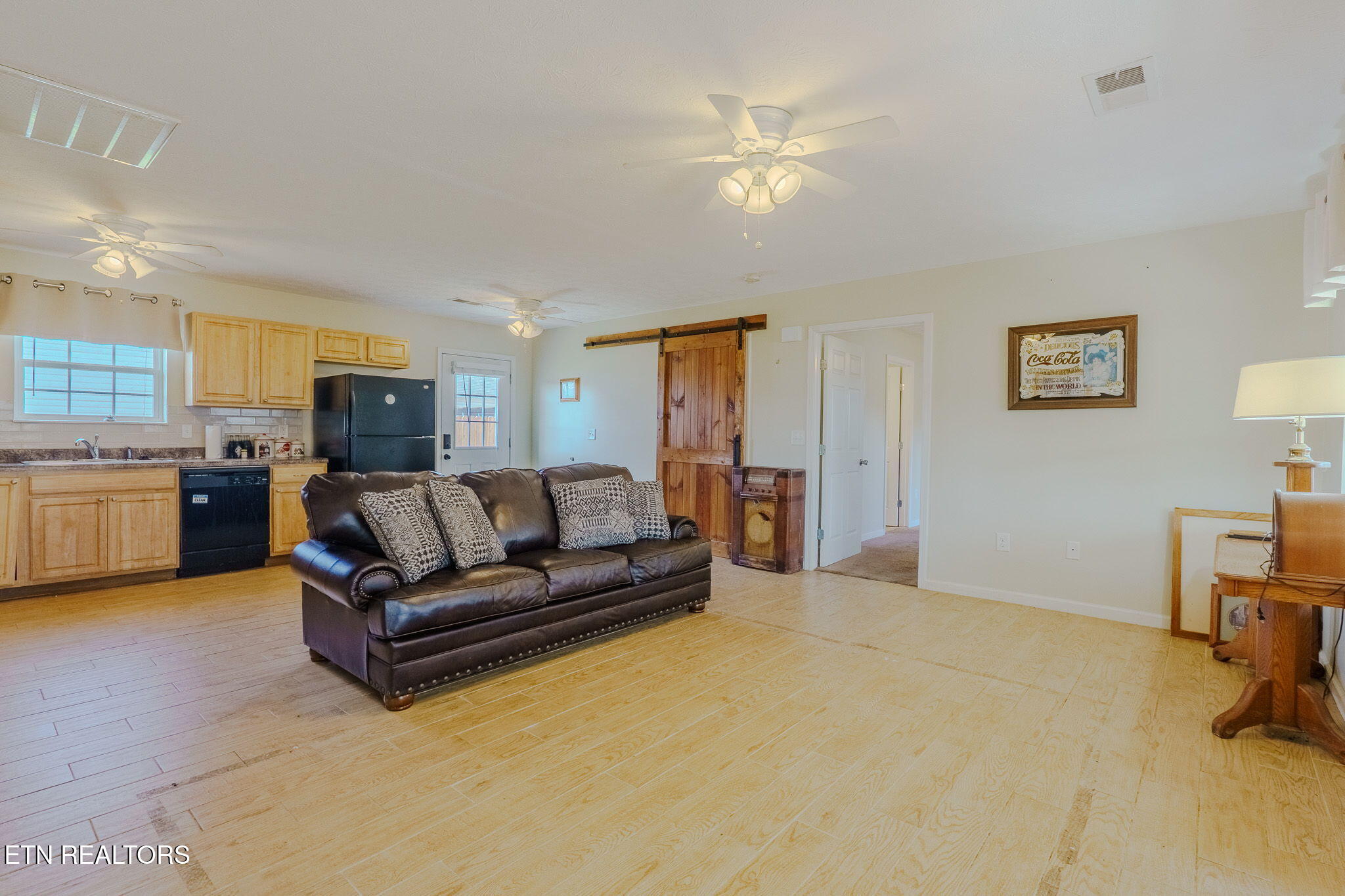 1504 Cloverdale Court Sevierville, TN 37862 - Photo 5 of 18 6-web-or-mls-_DSC1140-HDR