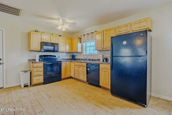 $279,999 | 1504 Cloverdale Court, Sevierville, TN 37862