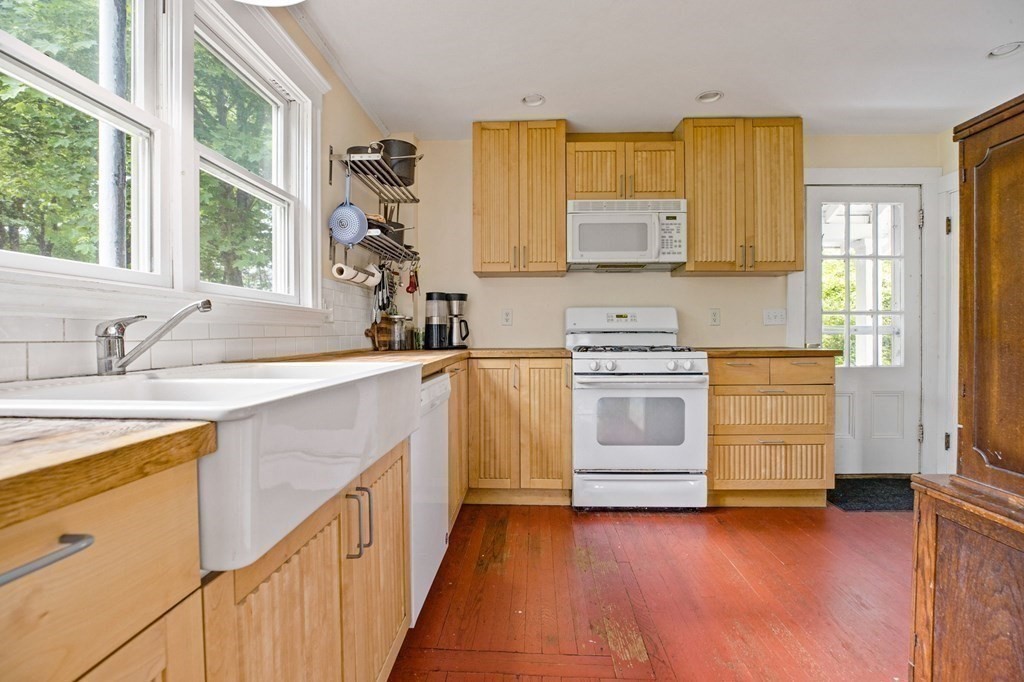 7 Meadowview Road Hingham, MA 02043 - Photo 18 of 38