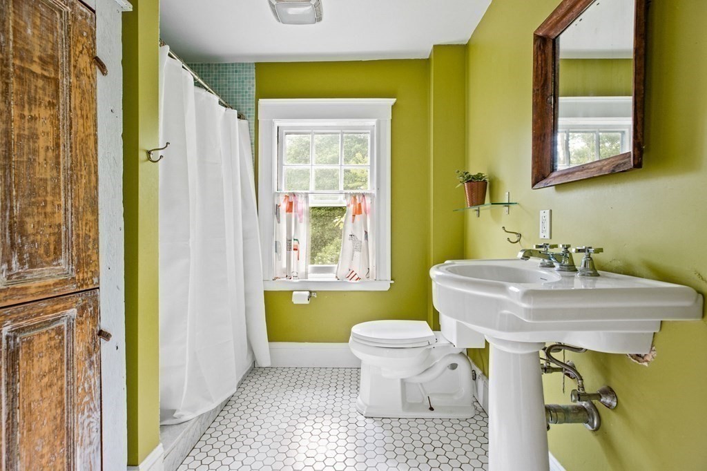 7 Meadowview Road Hingham, MA 02043 - Photo 23 of 38