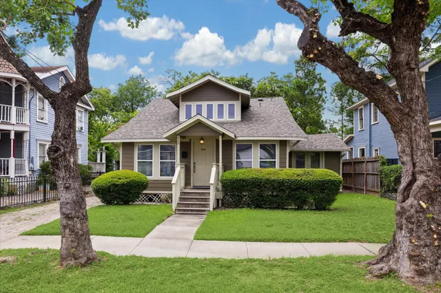 $3,000 | 409 Pecore Street, Houston, TX 77009