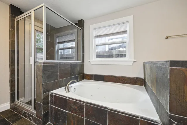 $3,000 | 409 Pecore Street, Houston, TX 77009