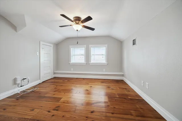 $3,000 | 409 Pecore Street, Houston, TX 77009