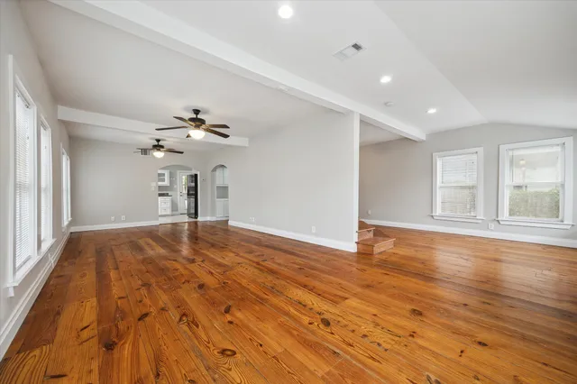 $3,000 | 409 Pecore Street, Houston, TX 77009