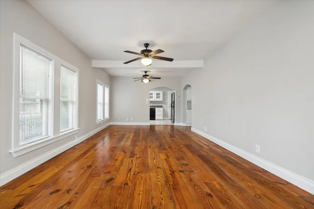 $3,000 | 409 Pecore Street, Houston, TX 77009