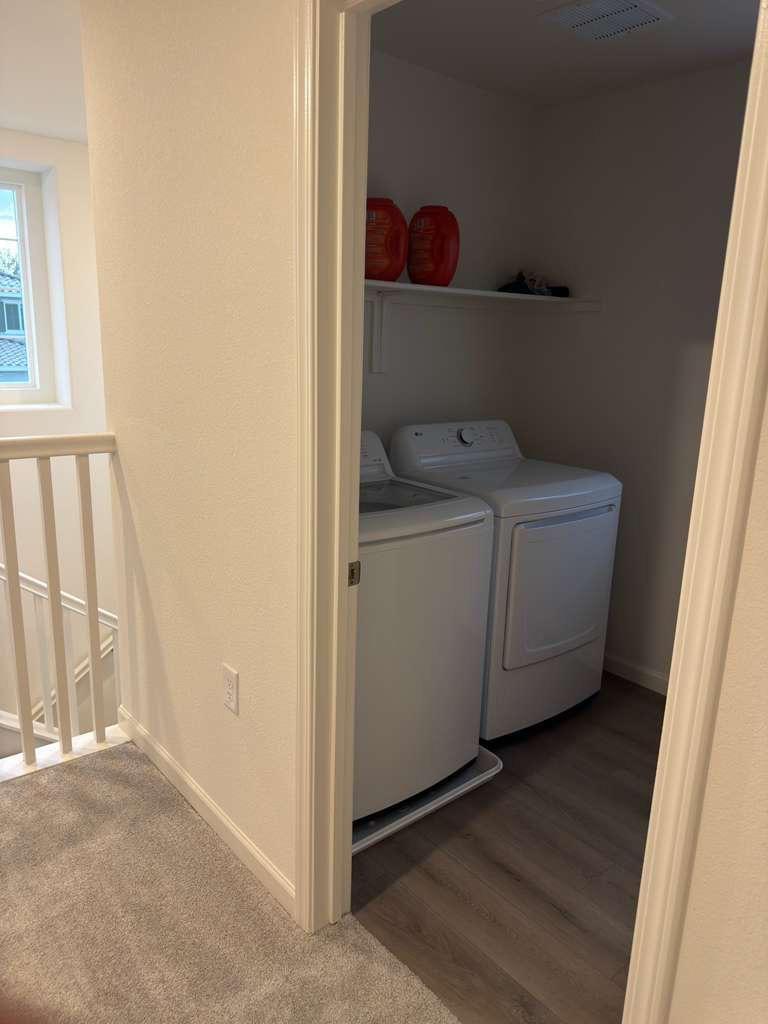 1808 Apiary Way Hughson, CA 95326 - Photo 11 of 20 a utility room with a window