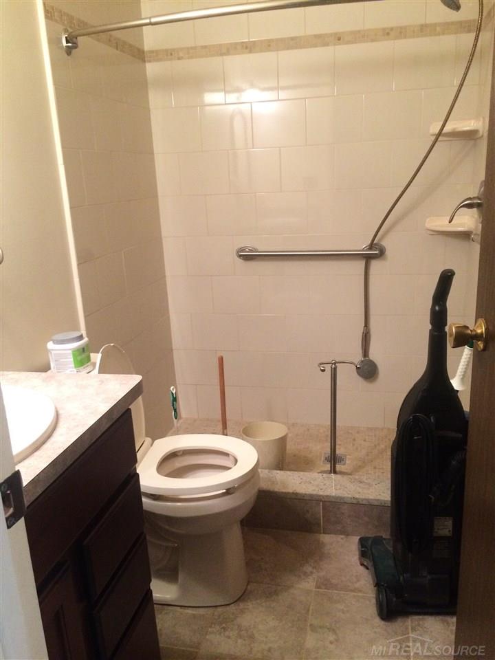34243 Garfield Circle Fraser, MI 48026 - Photo 11 of 12