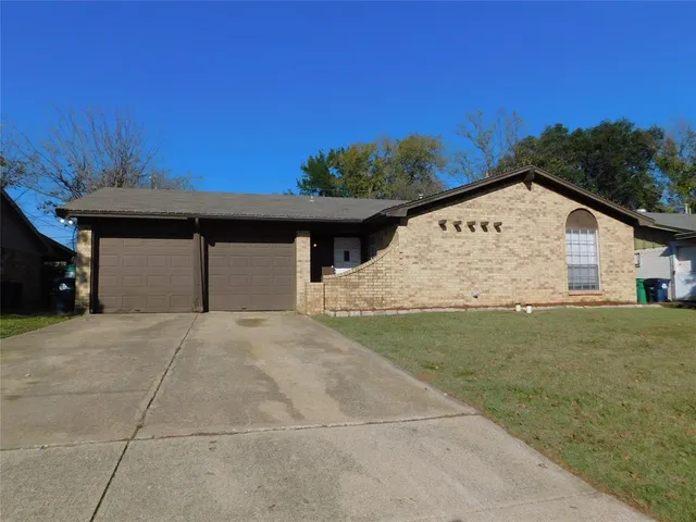 a view of backyard of house