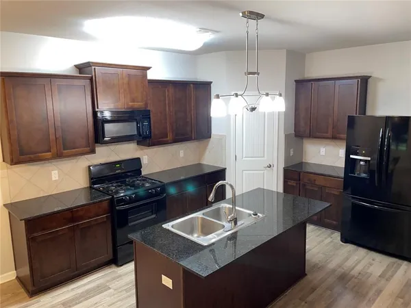 $2,300 | 329 East Lake Drive, Slidell, LA 70461