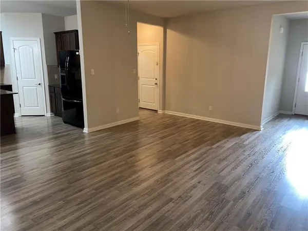 $2,300 | 329 East Lake Drive, Slidell, LA 70461