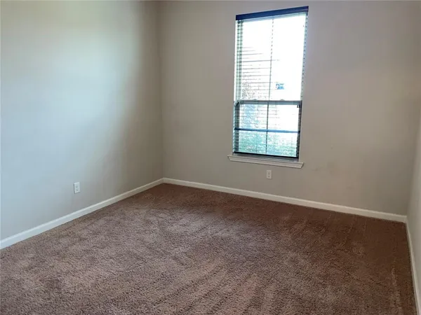 $2,300 | 329 East Lake Drive, Slidell, LA 70461