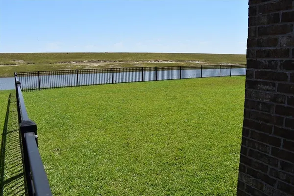 $2,300 | 329 East Lake Drive, Slidell, LA 70461