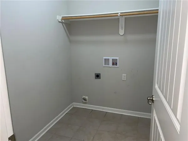 $2,300 | 329 East Lake Drive, Slidell, LA 70461
