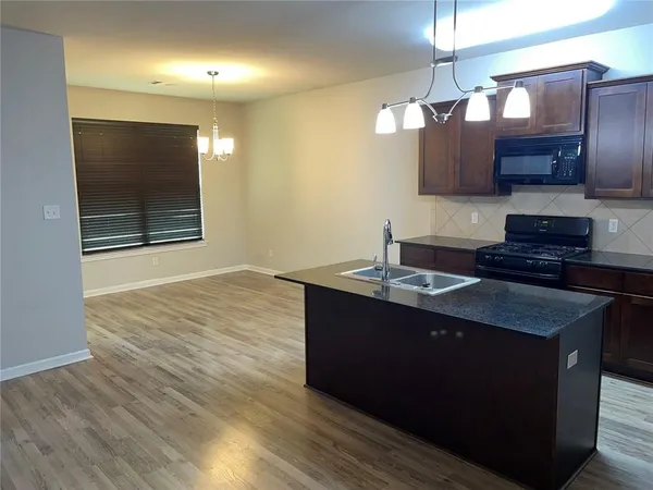 $2,300 | 329 East Lake Drive, Slidell, LA 70461