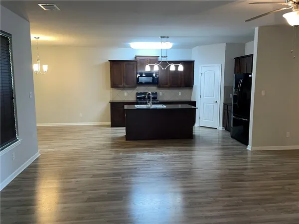 $2,300 | 329 East Lake Drive, Slidell, LA 70461