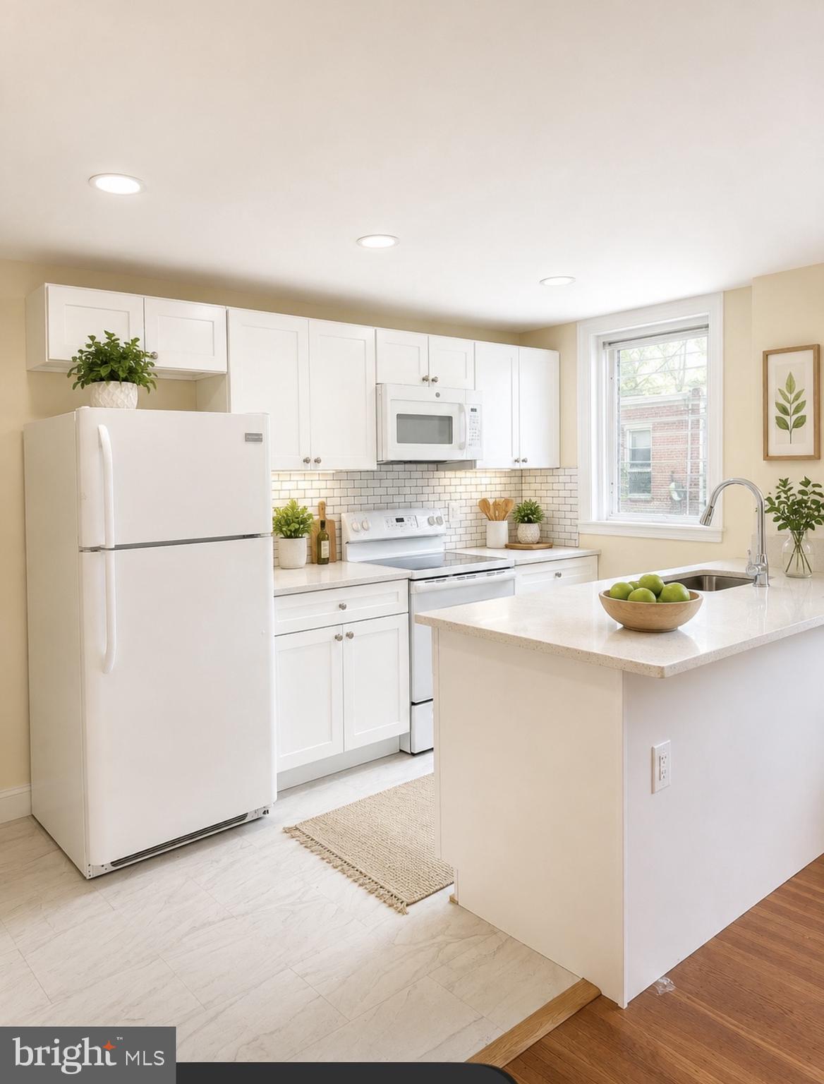 249 Glendale Road Upper Darby, PA 19082 - Photo 1 of 25