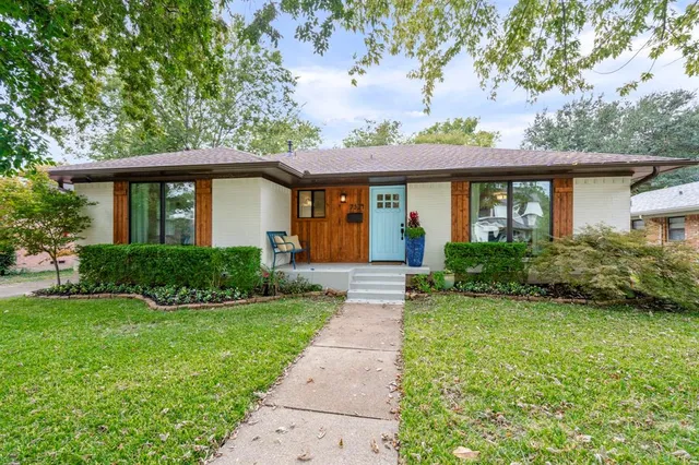 $899,000 | 7324 Bennington Drive, Dallas, TX 75214