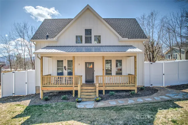 $470,000 | 7 Mountain View Avenue, Black Mountain, NC 28711