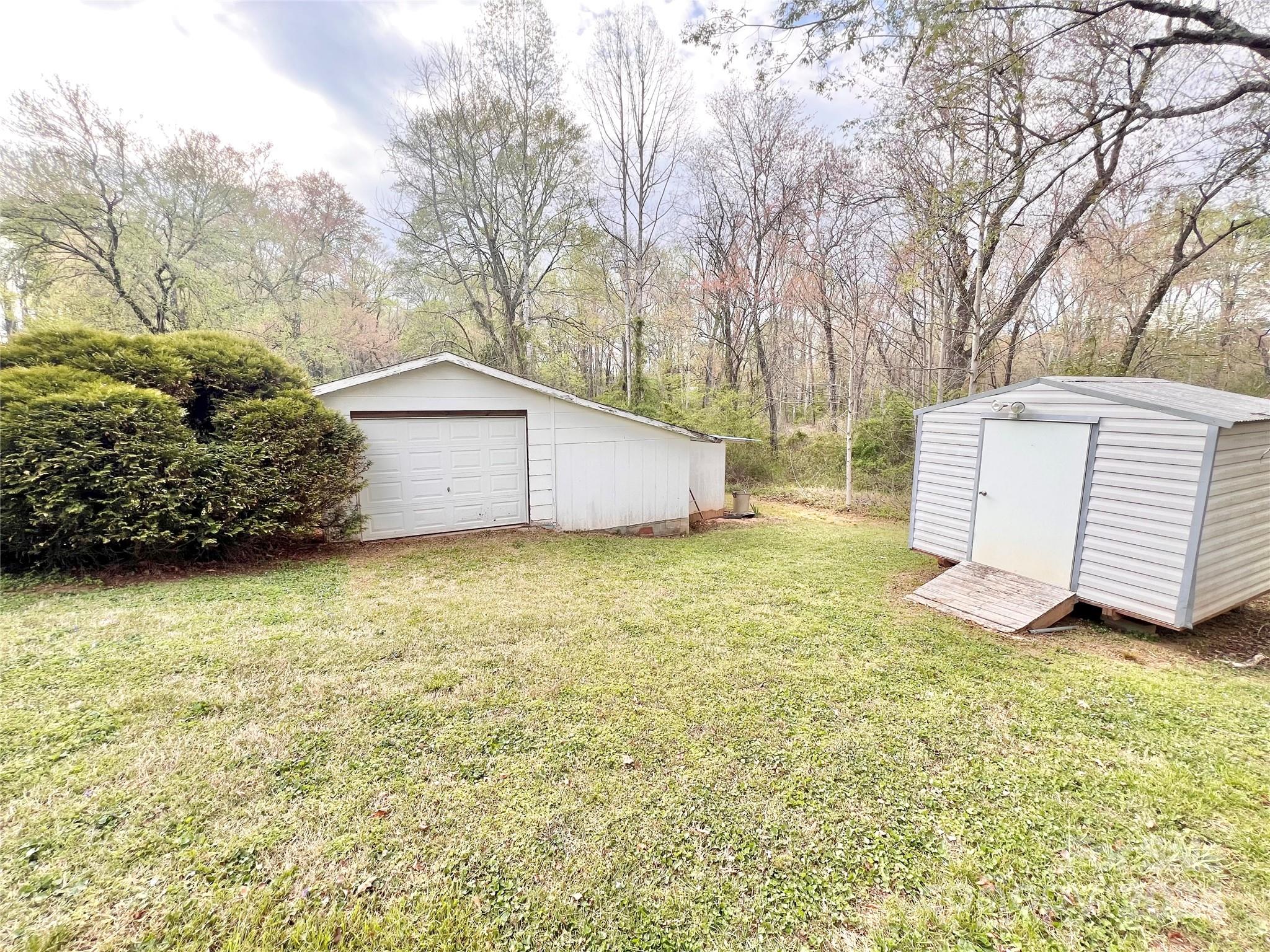 616 Swanson Road Lenoir, NC 28645 - Photo 4 of 24 Gallery Image 4