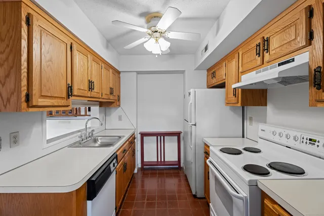 $135,000 | 237 Farmington Avenue, Unit B, Hartford, CT 06105