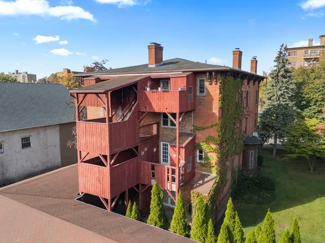 $135,000 | 237 Farmington Avenue, Unit B, Hartford, CT 06105