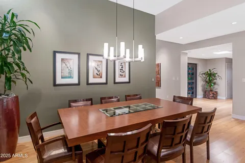 $2,750,000 | 9829 North 49th Place, Paradise Valley, AZ 85253