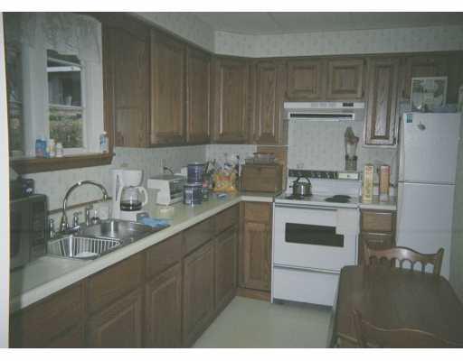 1132 Clinton Frankfort Road Clinton, PA 15026 - Photo 2 of 8 Kitchen.