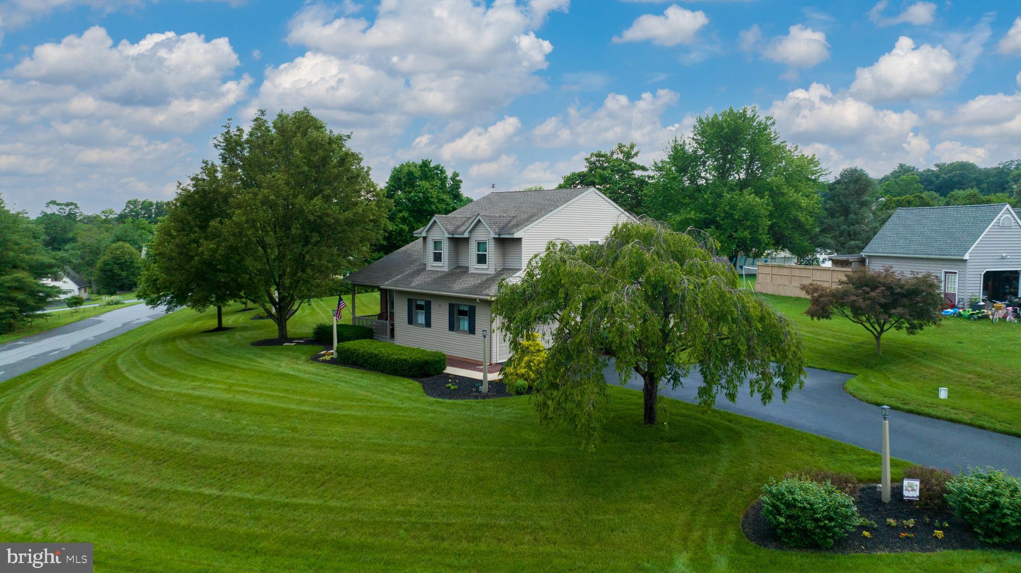 12 Hallmark Drive Lititz, PA 17543 - Photo 14 of 65