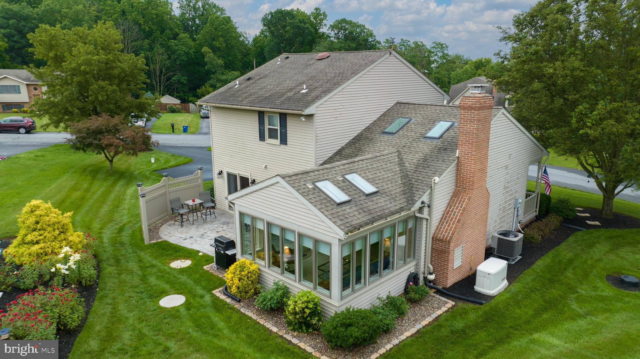 12 Hallmark Drive Lititz, PA 17543 - Photo 6 of 65