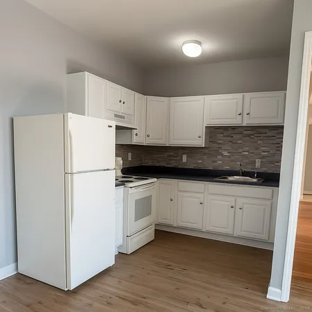 $1,575 | 1057 East Main Street, Unit 1, Bridgeport, CT 06608