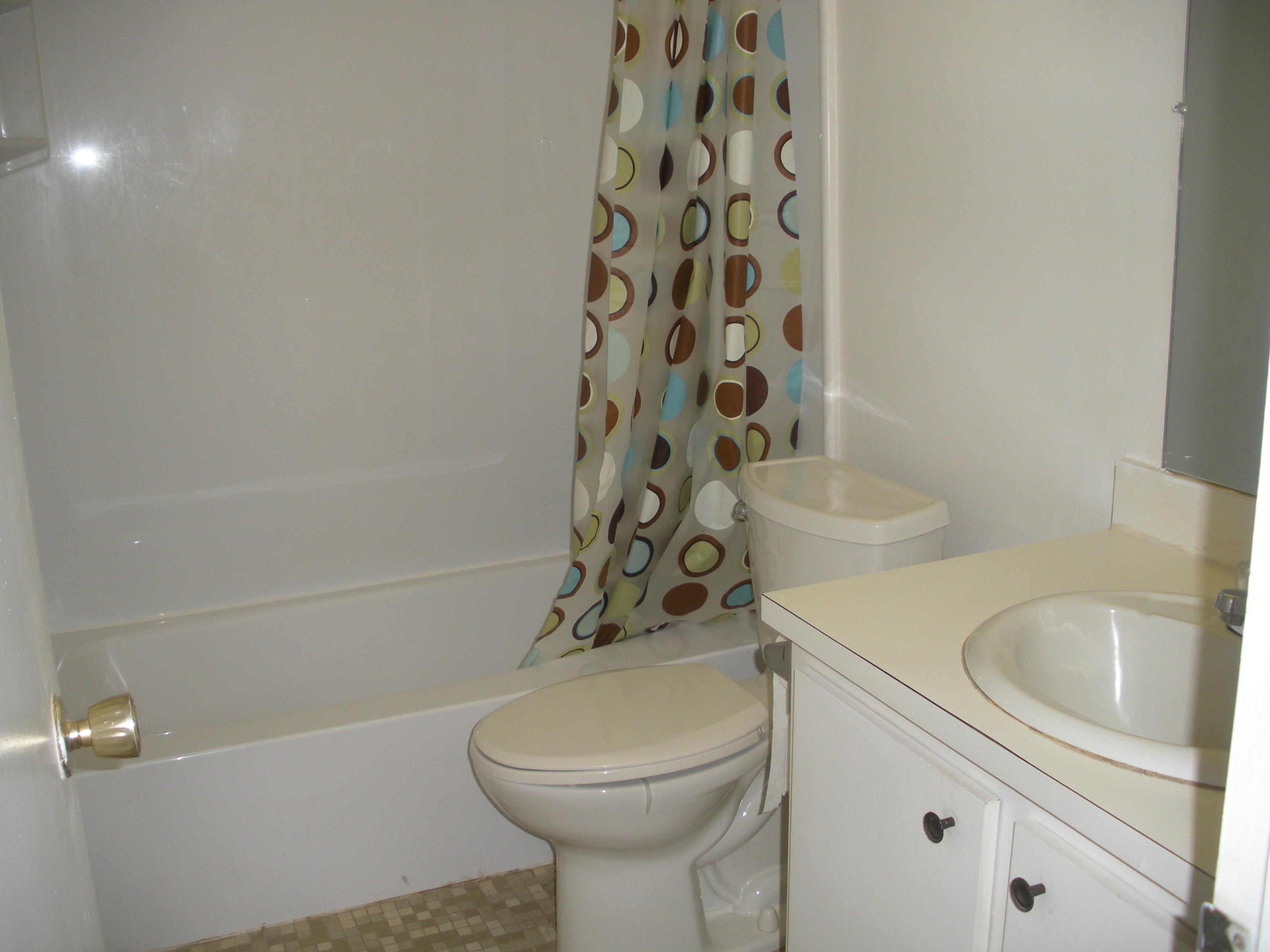 604 Northwest 13th Street, Unit 260 Boca Raton, FL 33486 - Photo 10 of 13 2nd bathroom