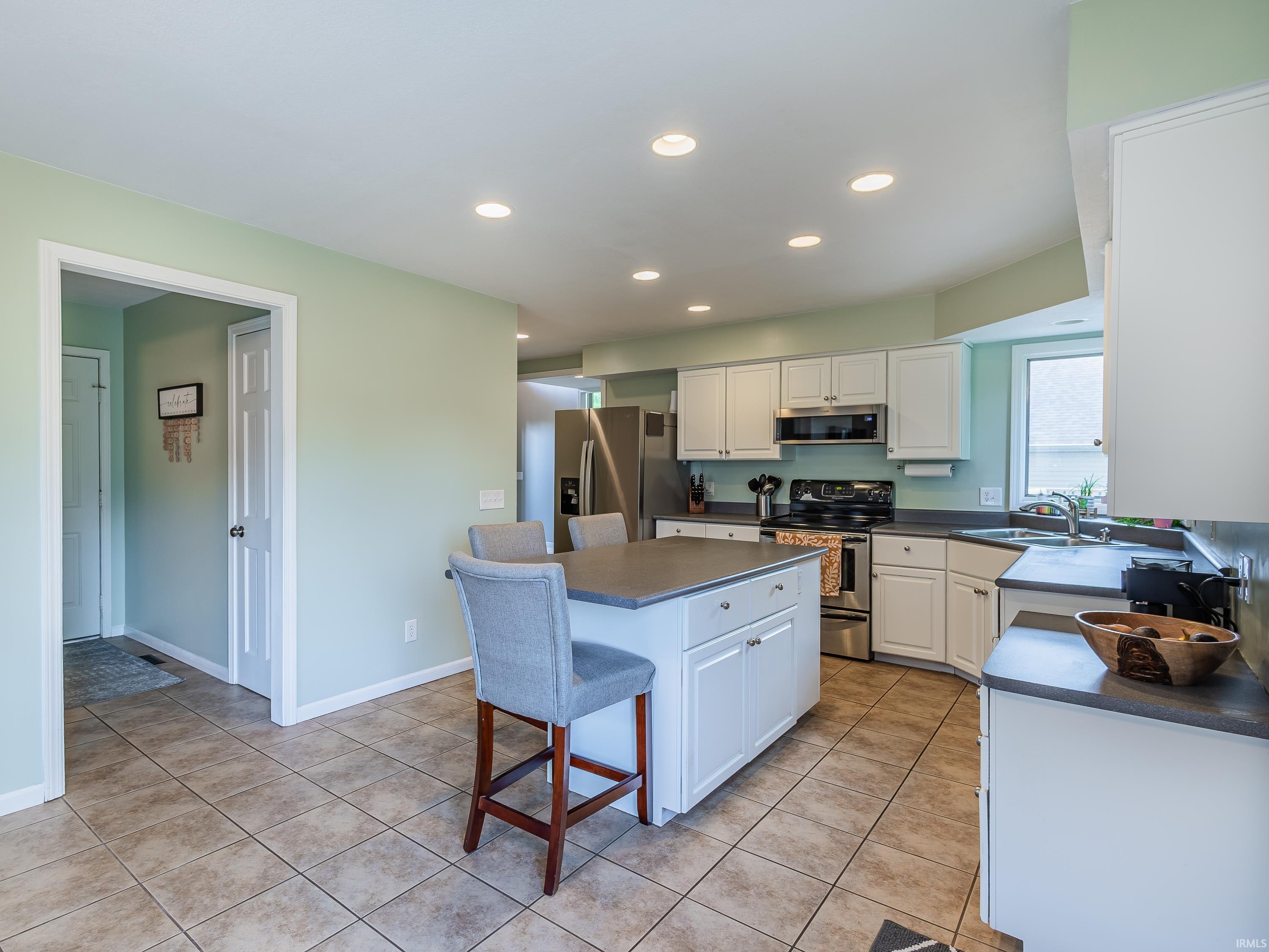 8313 Summerset Place Fort Wayne, IN 46825 - Photo 16 of 34