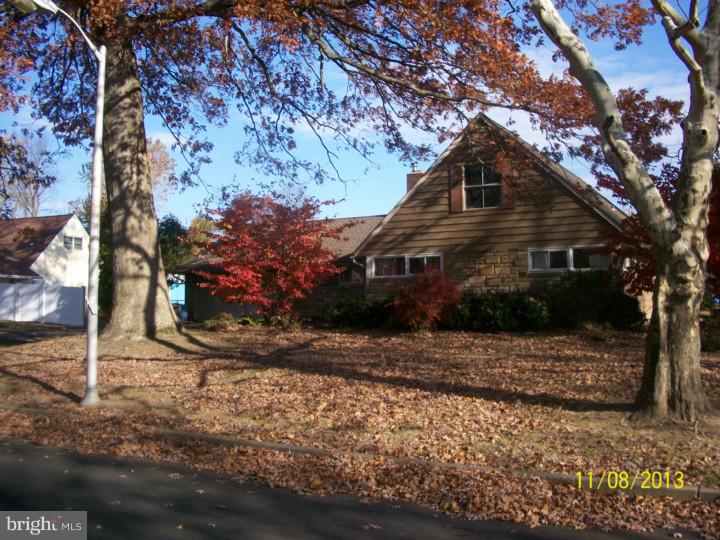 29 Roving Road Levittown, PA 19056 - Photo 1 of 8 Exterior Front