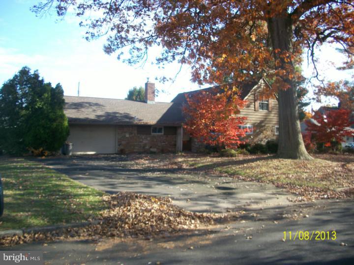 29 Roving Road Levittown, PA 19056 - Photo 2 of 8